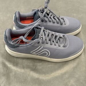 NEW Adidas Five Ten Sleuth DLX Womens 8 Mountain Bike Canvas Shoes Violet HQ2116